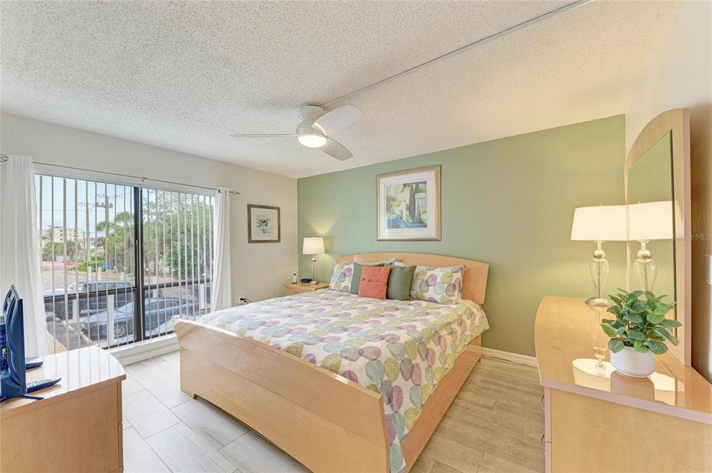6157 MIDNIGHT PASS ROAD E12 photo 20