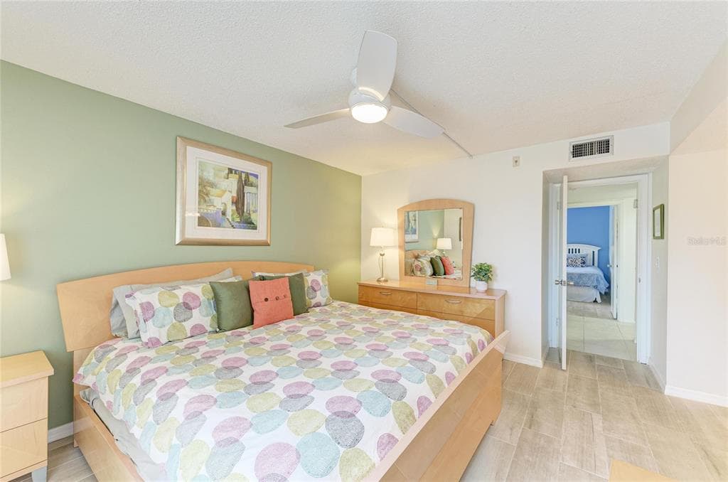 6157 MIDNIGHT PASS ROAD E12 photo 21
