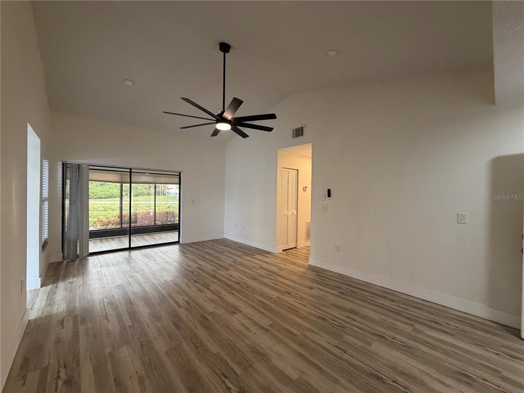 339 PEMBROKE LANE S 228 photo 5