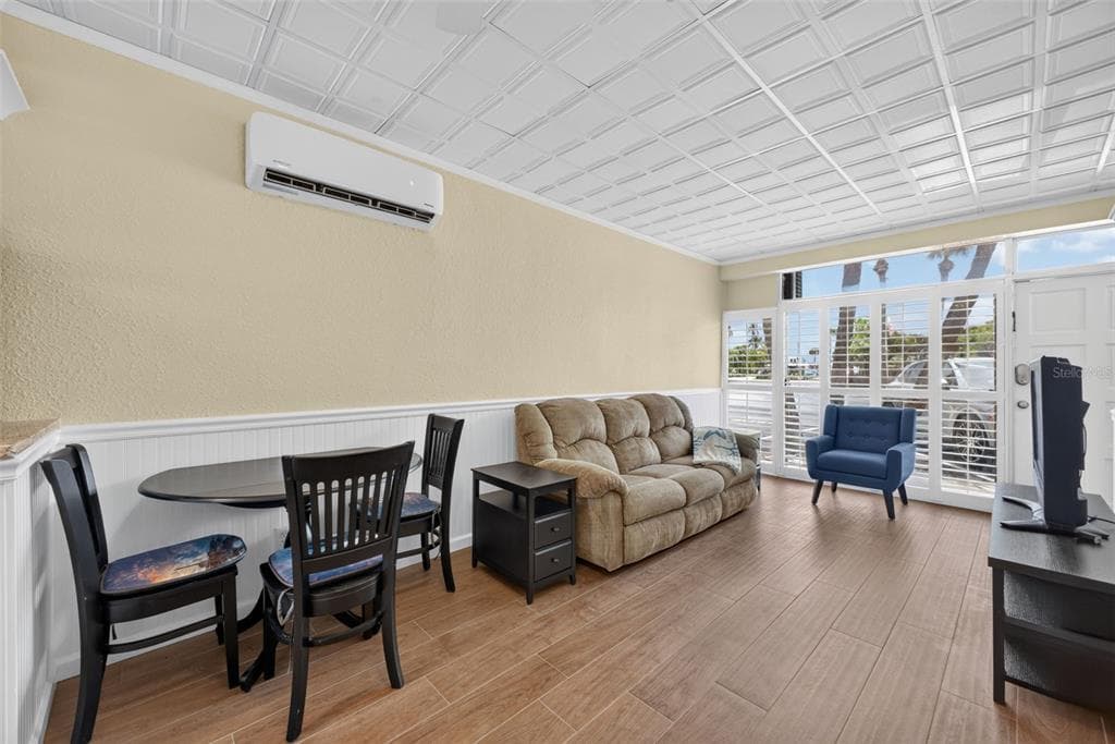 18399 GULF BOULEVARD 364 photo 5