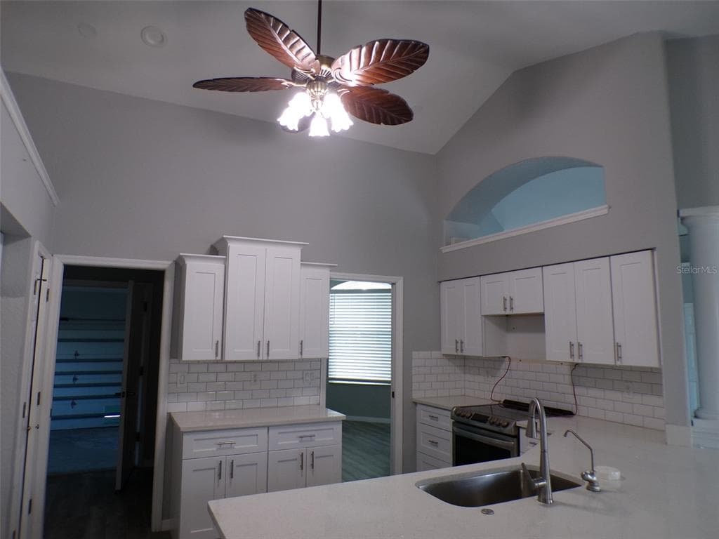 1077 ROTONDA CIRCLE photo 6