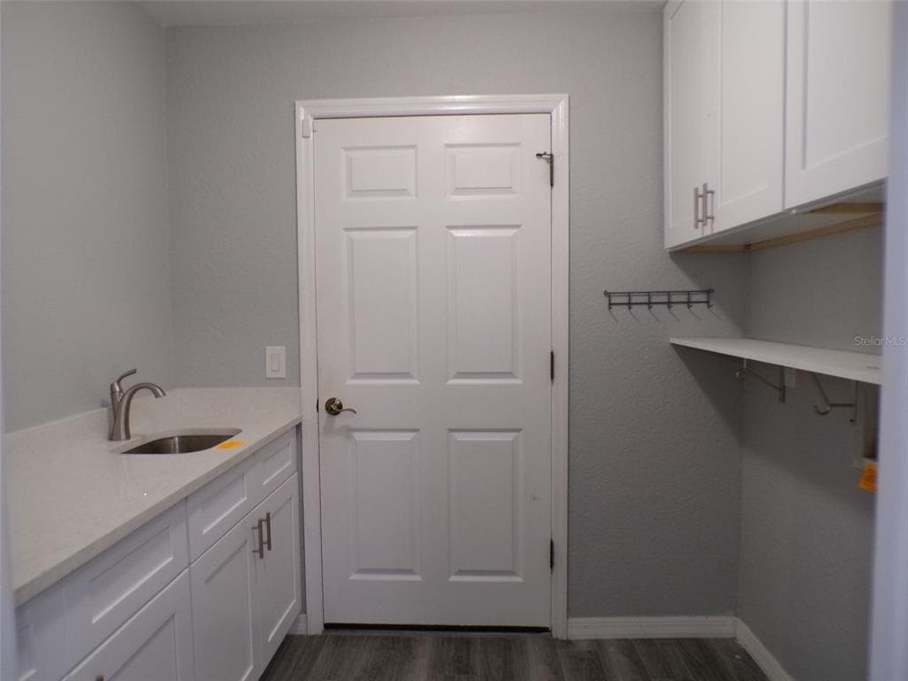 1077 ROTONDA CIRCLE photo 12