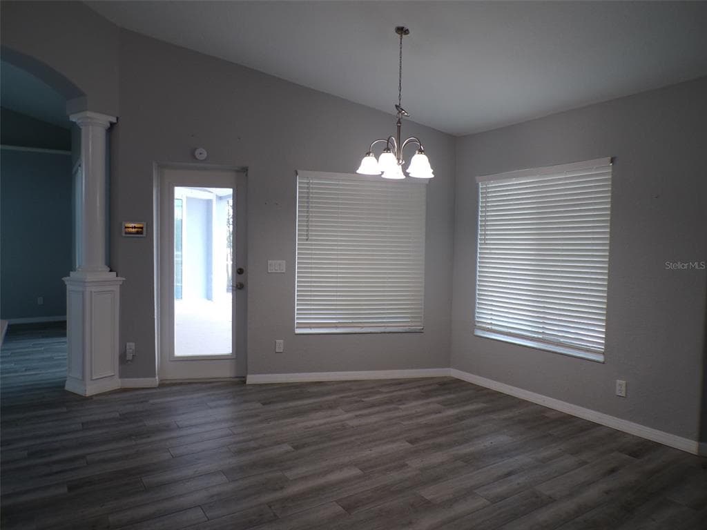 1077 ROTONDA CIRCLE photo 10