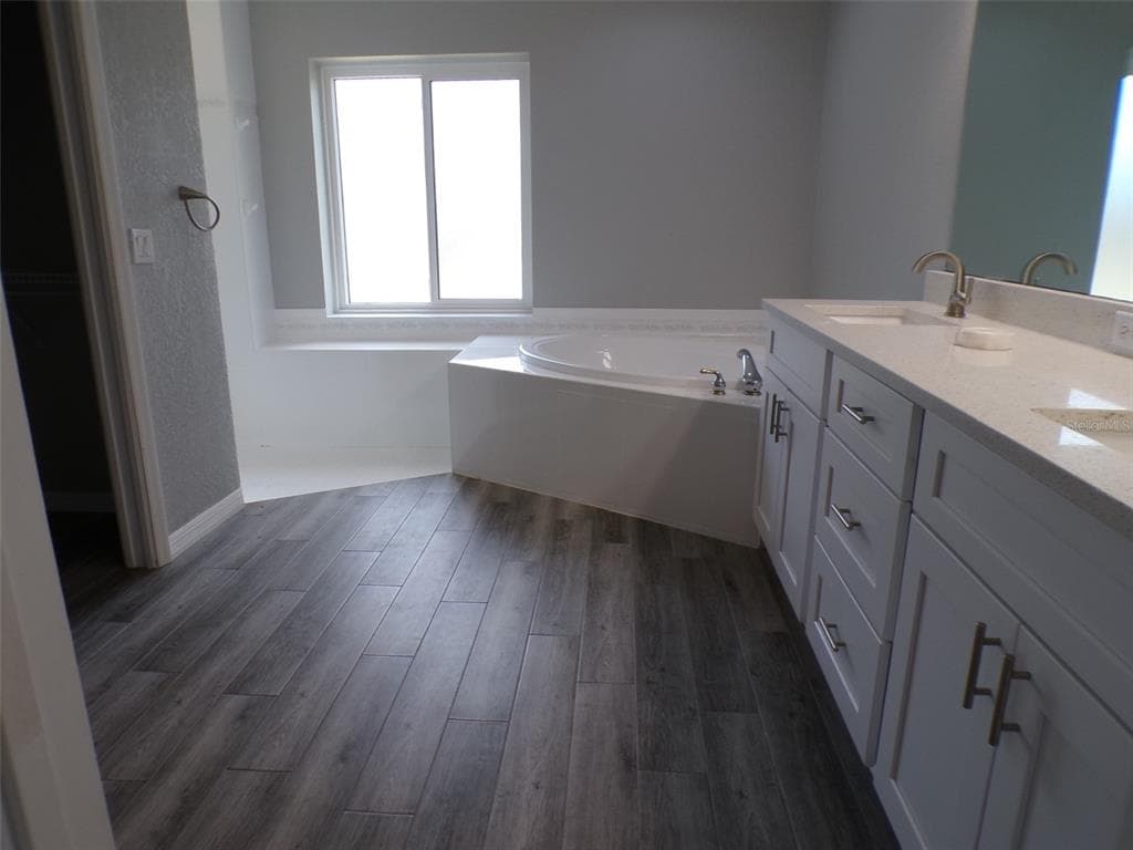1077 ROTONDA CIRCLE photo 15