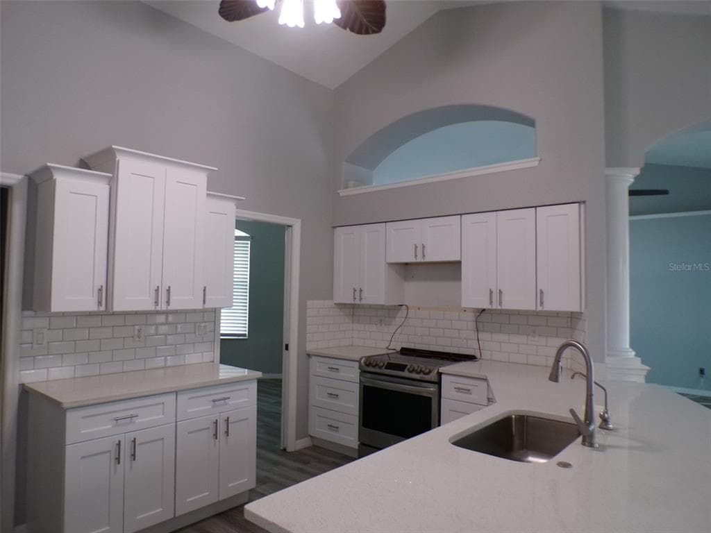 1077 ROTONDA CIRCLE photo 8