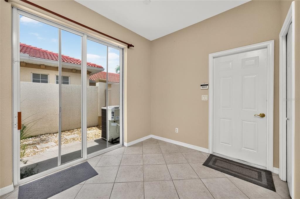 246 MESTRE PLACE photo 15