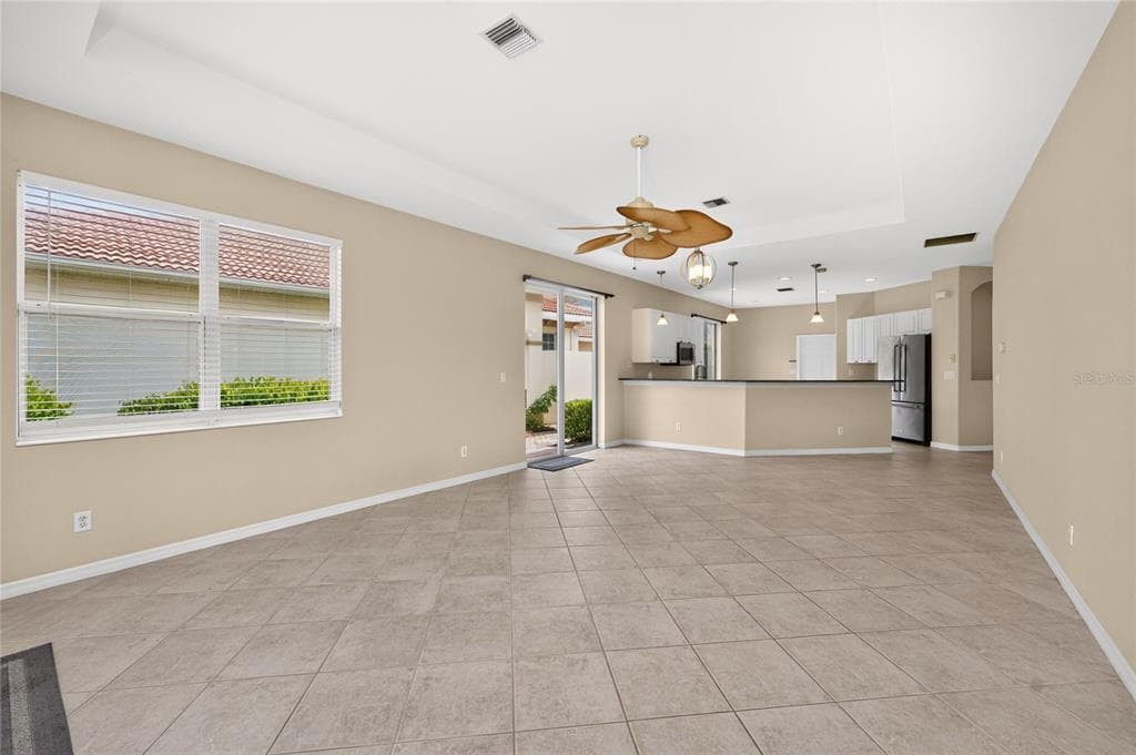 246 MESTRE PLACE photo 11
