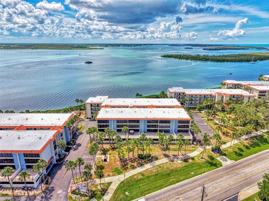 1551 BEACH ROAD #309 4