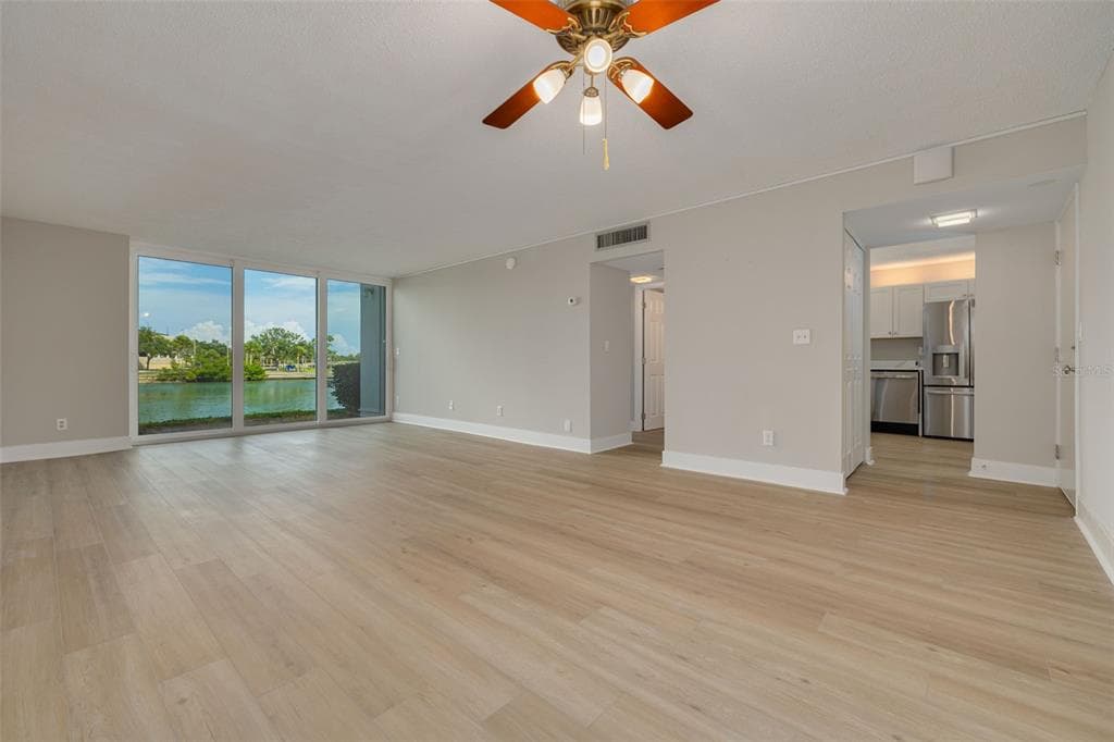 7425 BAY ISLAND DRIVE S 107 photo 17