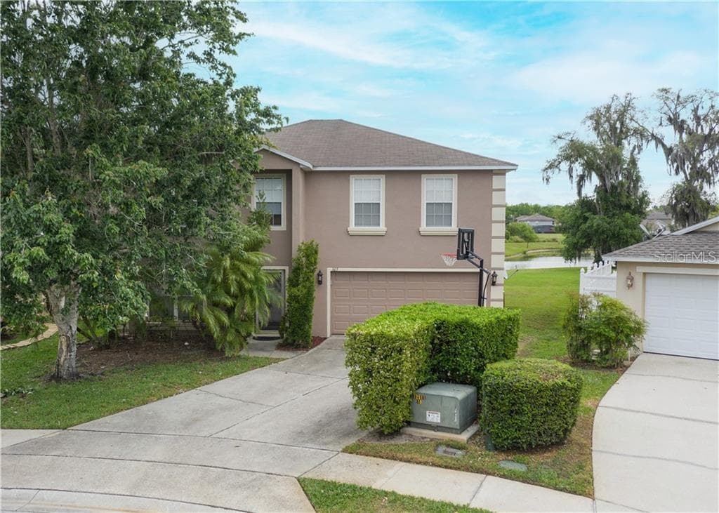 105 CEDAR HEIGHTS COURT photo 1