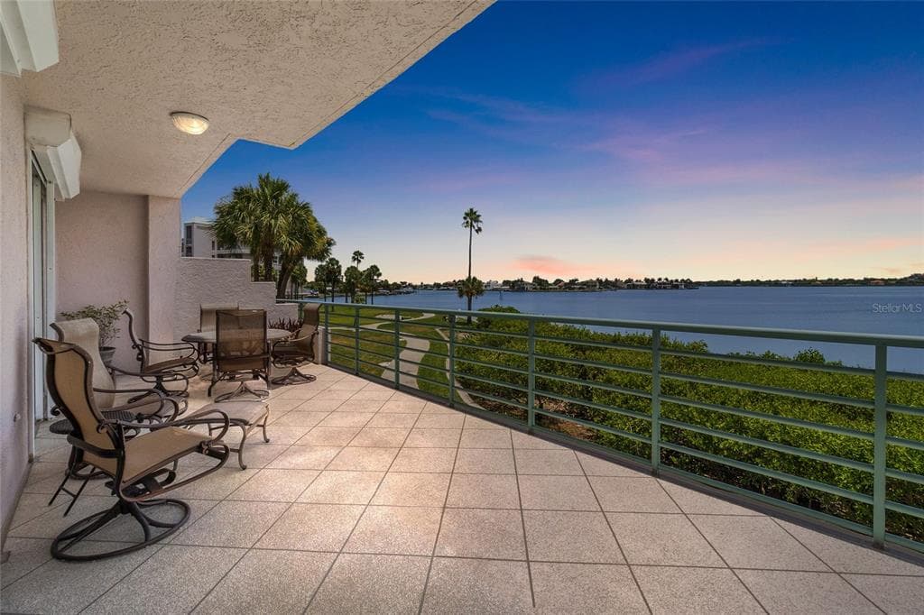 8021 SAILBOAT KEY BOULEVARD S #106 2