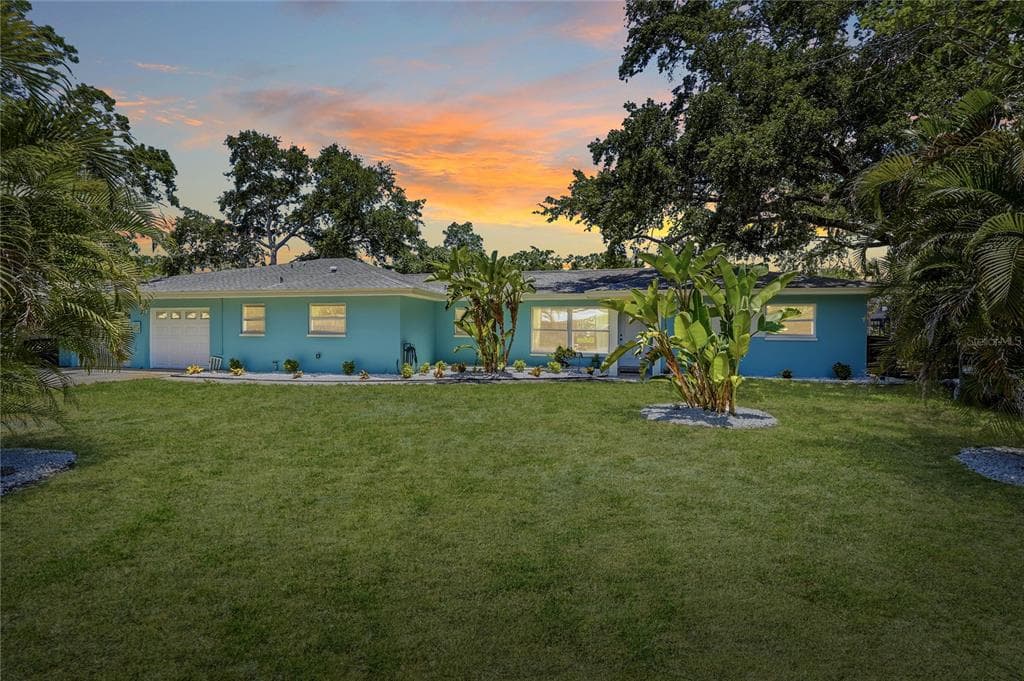 404 LAUREL LANE 3