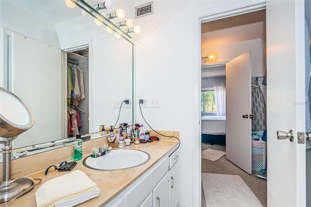 10365 PARADISE BOULEVARD 16 photo 23
