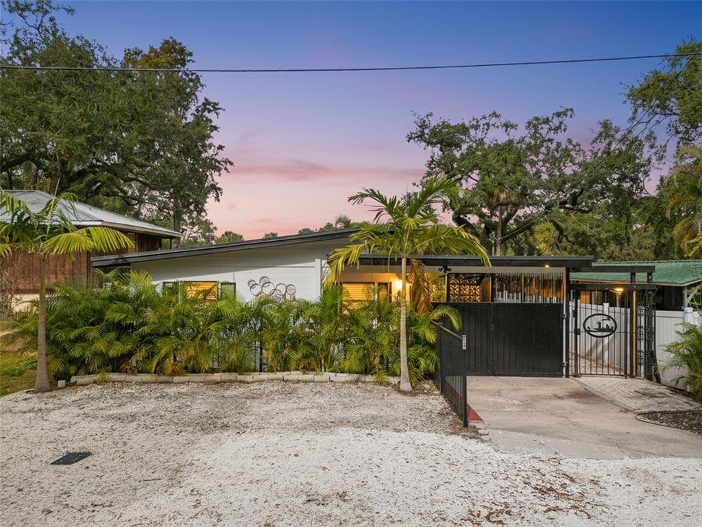 308 E HOLLYWOOD STREET photo 1