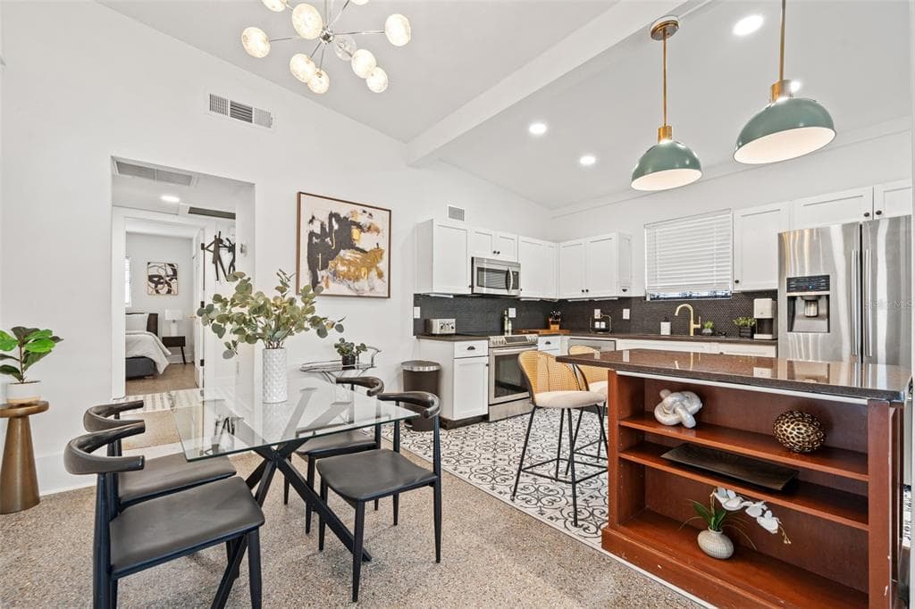 308 E HOLLYWOOD STREET photo 10