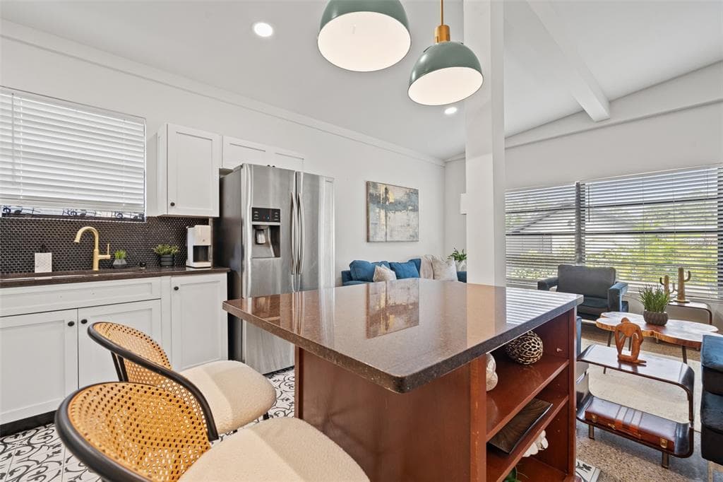 308 E HOLLYWOOD STREET photo 11