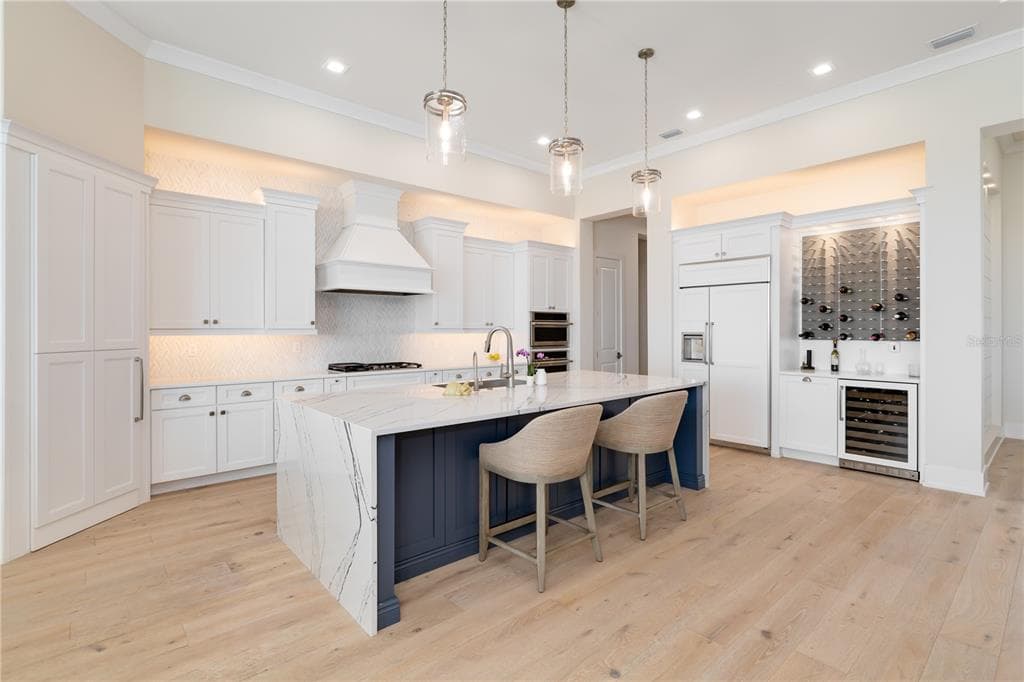 1905 4TH STREET E 5