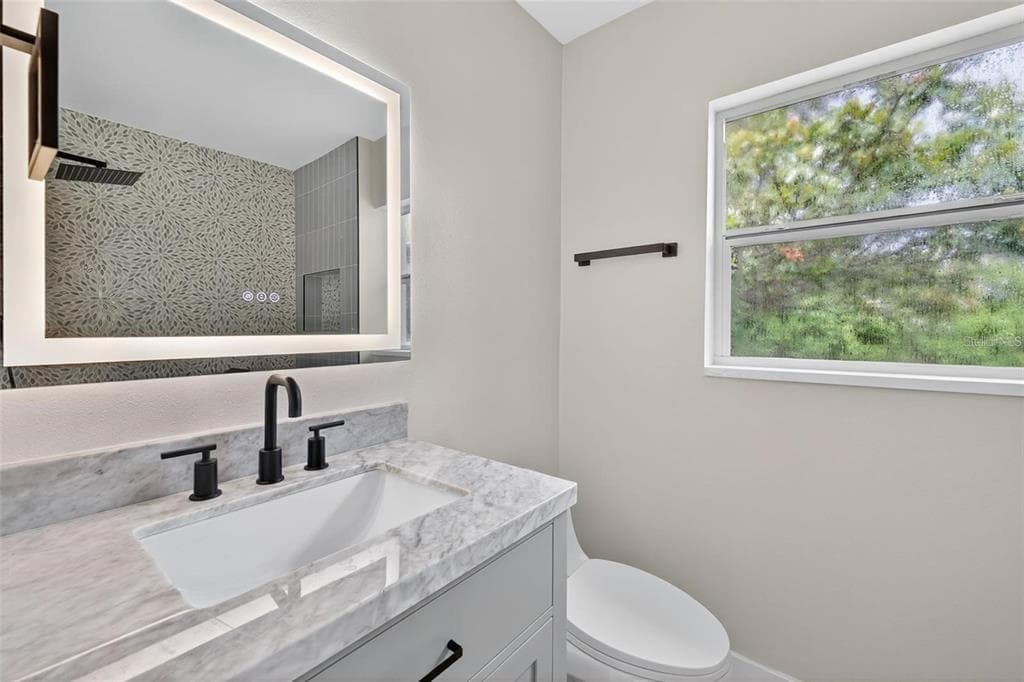 413 COUNTRY CLUB DRIVE photo 17