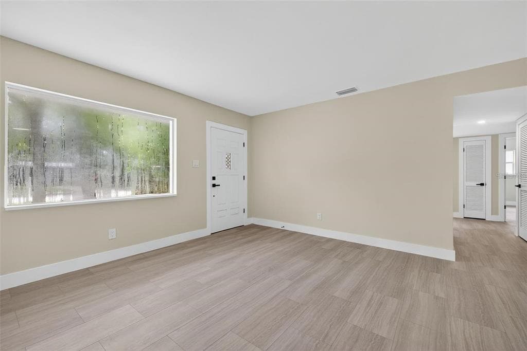 413 COUNTRY CLUB DRIVE photo 3
