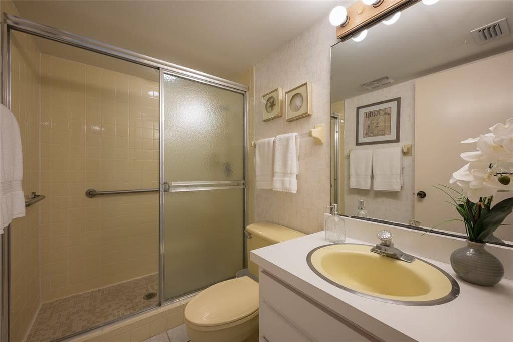 19 WHISPERING SANDS DRIVE 604 photo 20