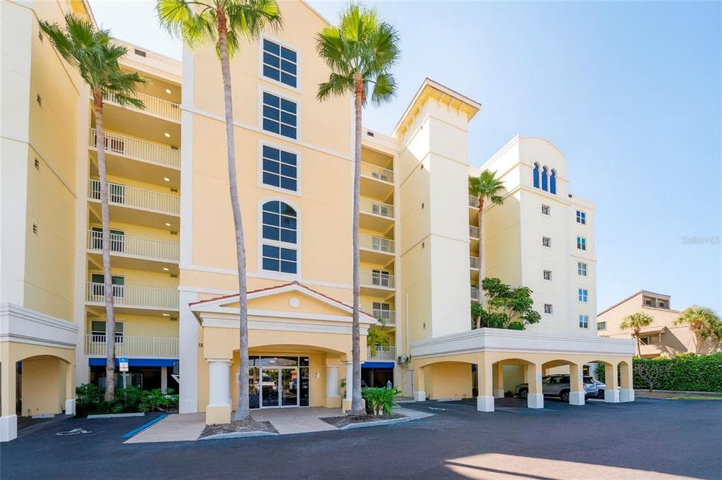 16750 GULF BOULEVARD 414 photo 2