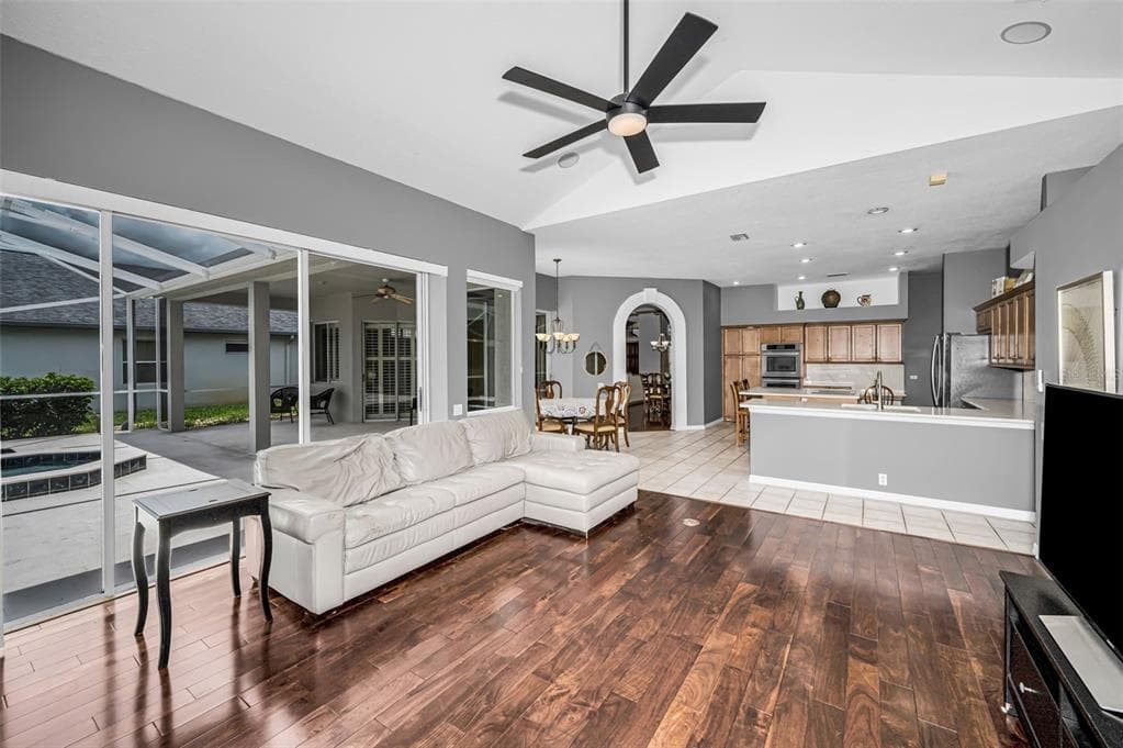 4084 LIGUSTRUM DRIVE photo 13