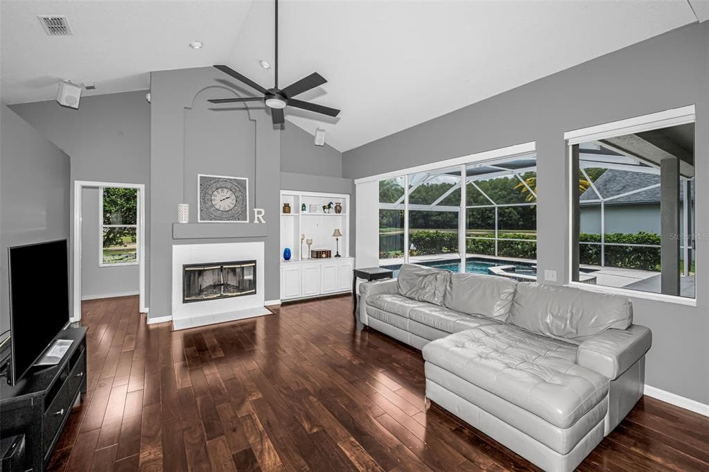 4084 LIGUSTRUM DRIVE photo 12