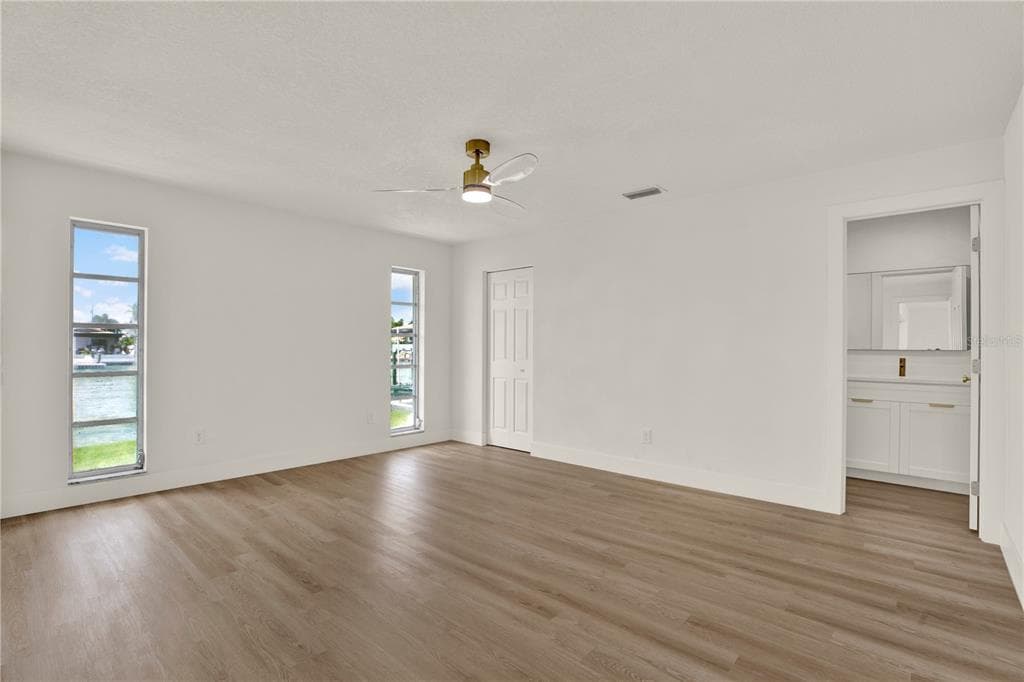 411 PALM ISLAND NE photo 13