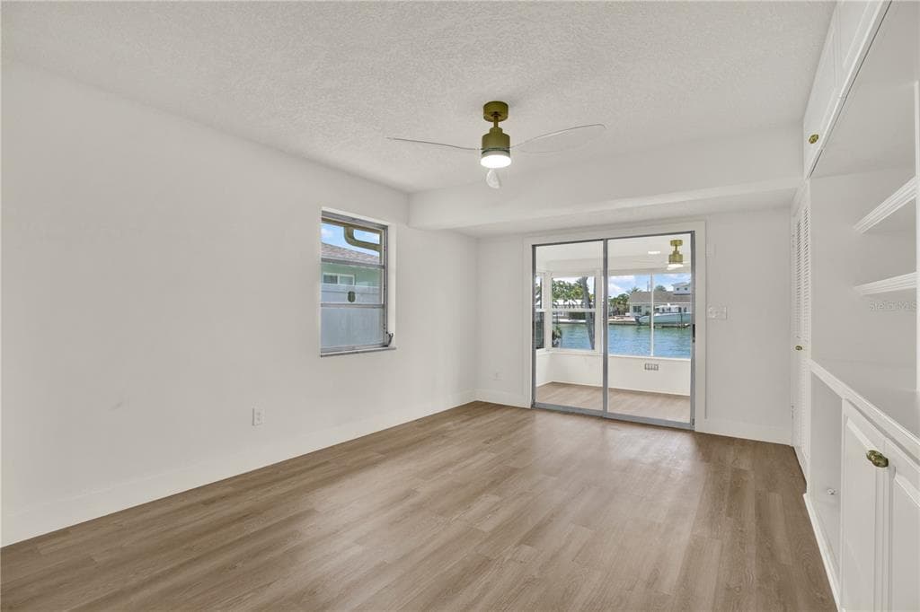 411 PALM ISLAND NE photo 12