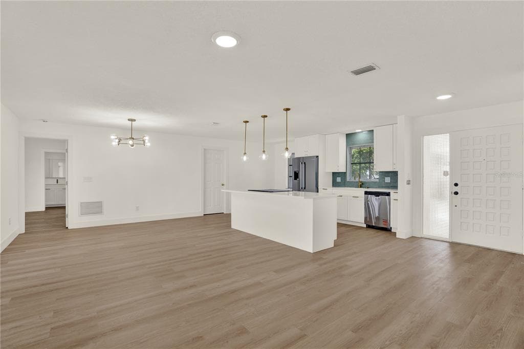411 PALM ISLAND NE photo 5