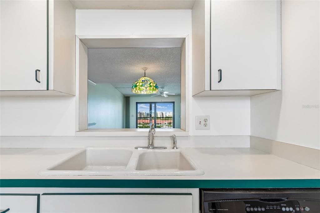 7600 SUN ISLAND DRIVE S 603 photo 13