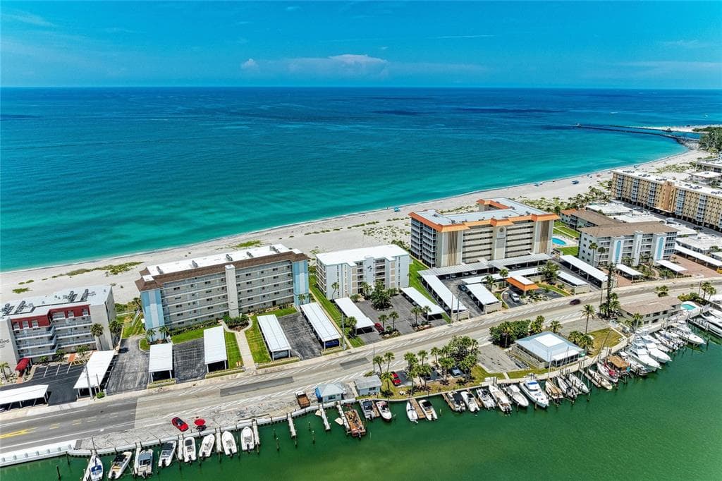 1100 TARPON CENTER DRIVE #104 4
