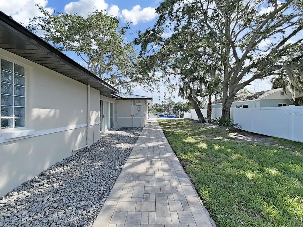 5419 COTEE RIVER DRIVE photo 10