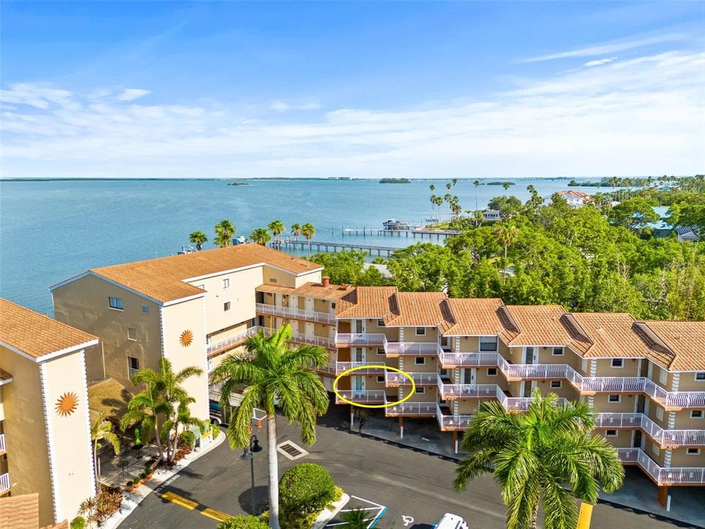 1420 BAYSHORE BOULEVARD #206 3