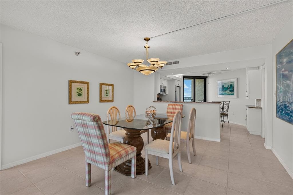 690 ISLAND WAY 909 photo 15