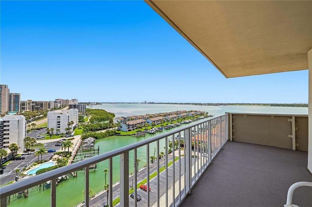 1621 GULF BOULEVARD 1408 photo 6