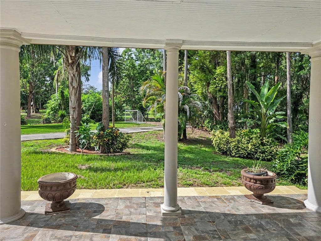 2202 AMITY COURT photo 8