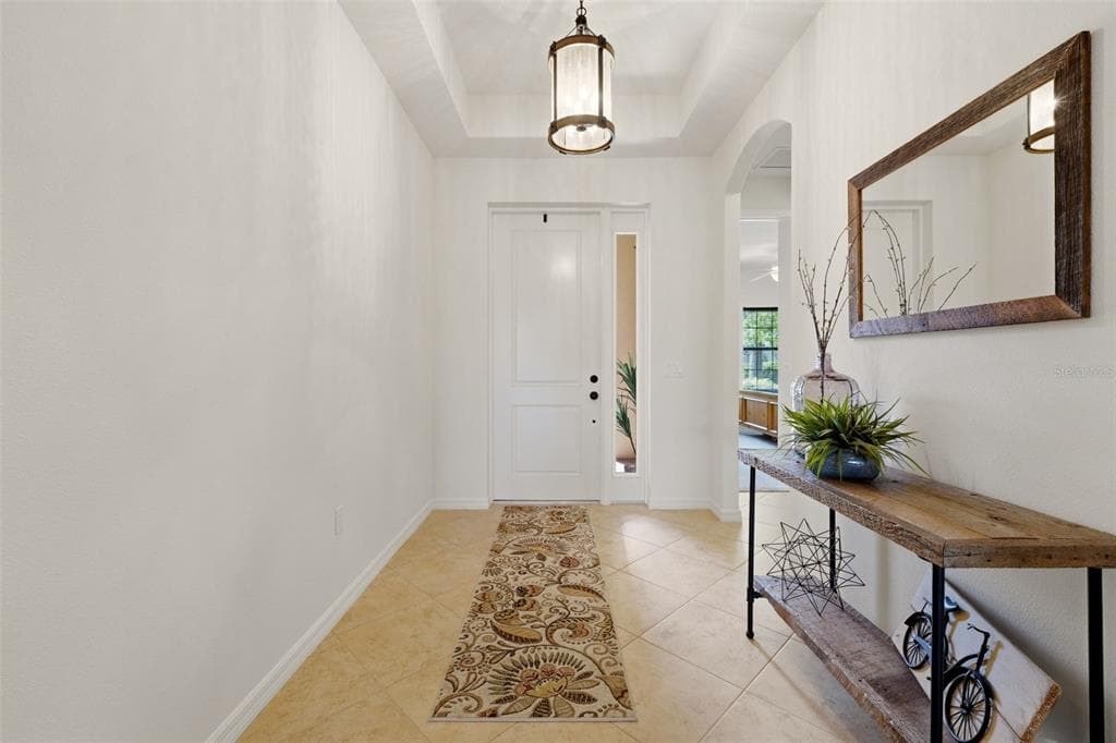 534 CHANTILLY TRAIL photo 5