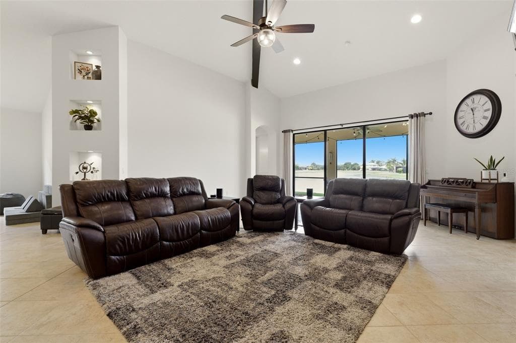 534 CHANTILLY TRAIL photo 10