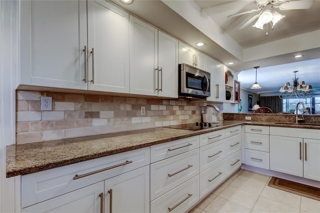 9450 HARBOR GREENS WAY 301 photo 8