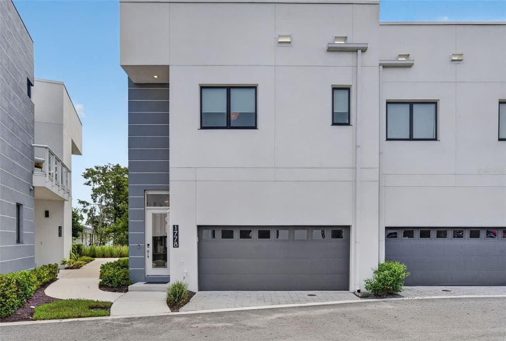 1778 MONDRIAN CIRCLE 3