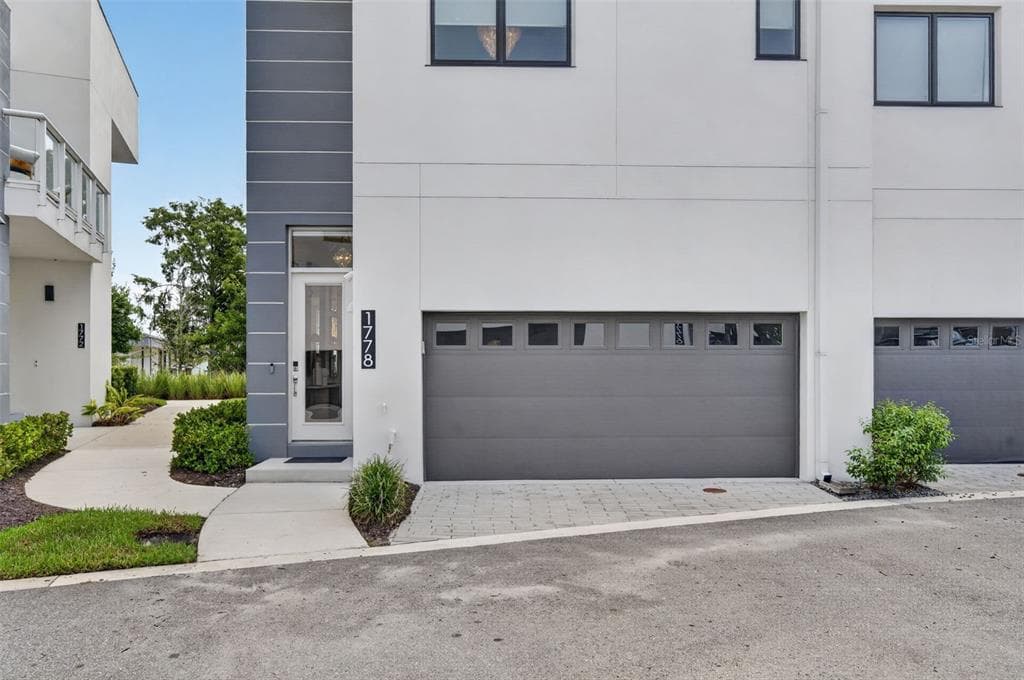 1778 MONDRIAN CIRCLE 4