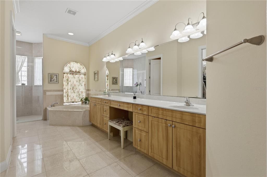 15 FLEMING COURT photo 25