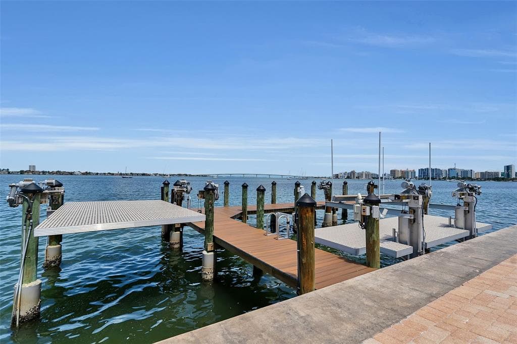 1372 HARBOR DRIVE photo 17