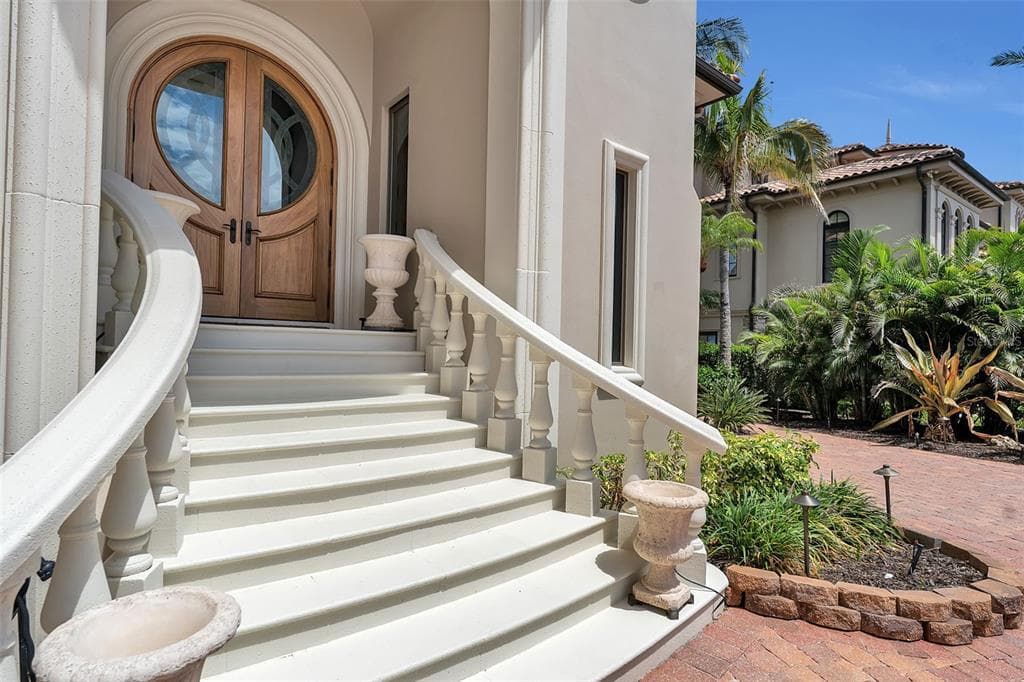 1372 HARBOR DRIVE 3