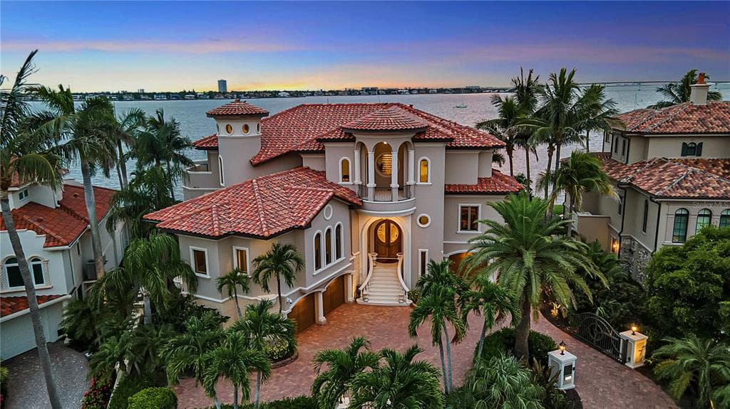 1372 HARBOR DRIVE 1