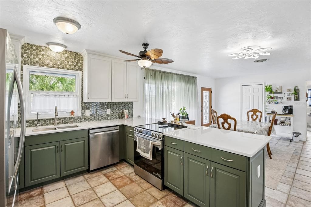 806 BLUE HERON BOULEVARD photo 7