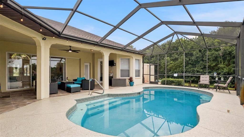 10400 RAMBLE RIDGE COURT photo 3