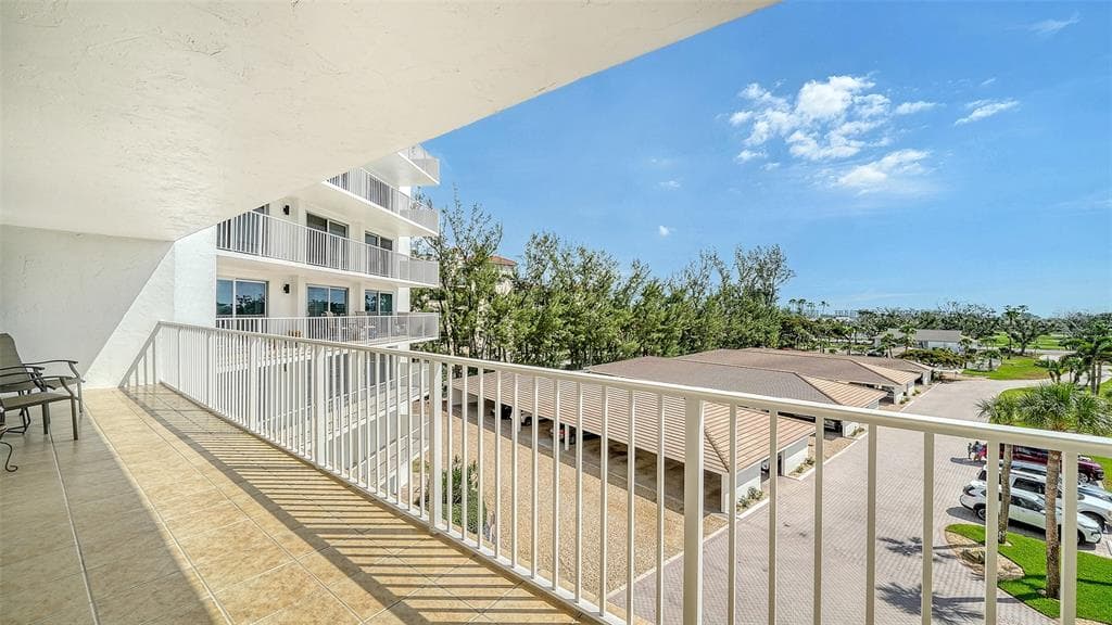 2301 GULF OF MEXICO DRIVE 44N photo 6