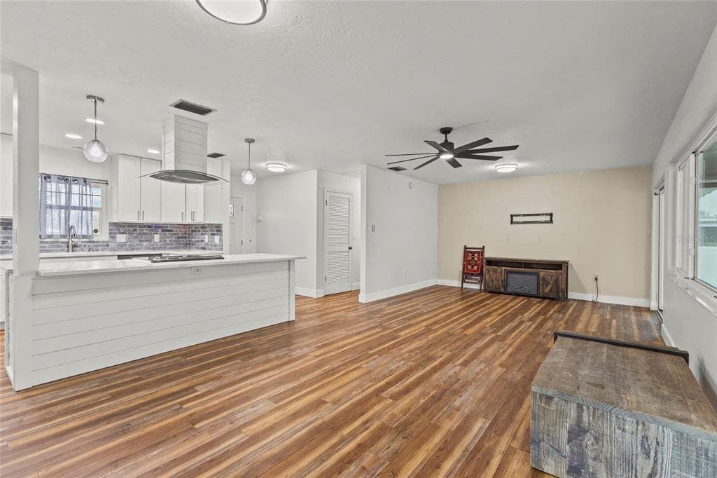 611 LEONA AVENUE photo 2